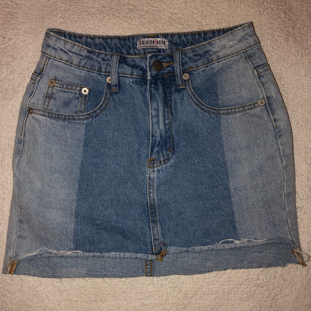 Two Toned Jean Skirt💙